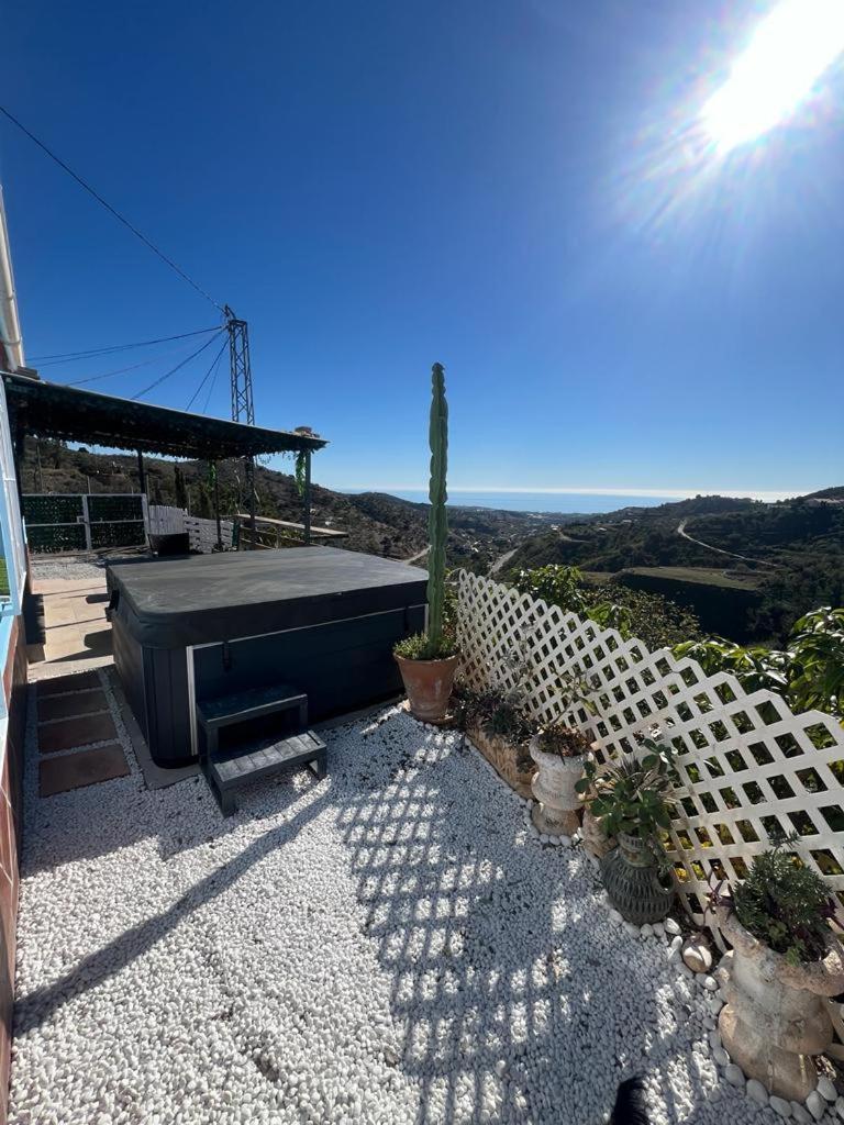 Casa Rural Malaga Monkey Love Con Jacuzzi Iznate Extérieur photo